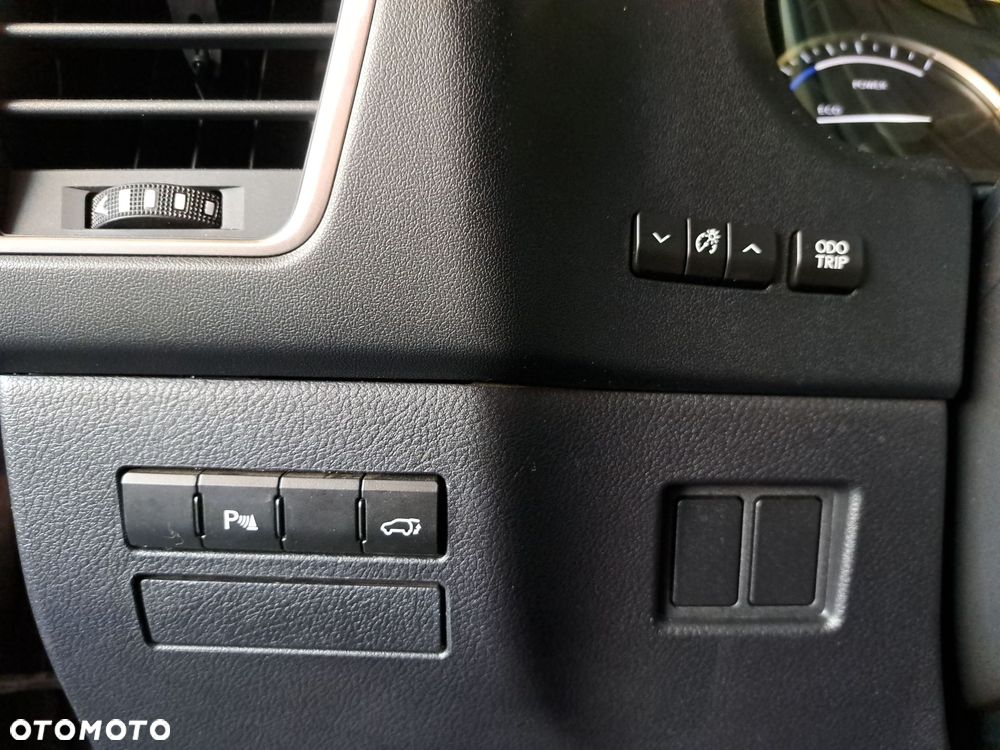 Lexus NX 300h Comfort AWD - 38