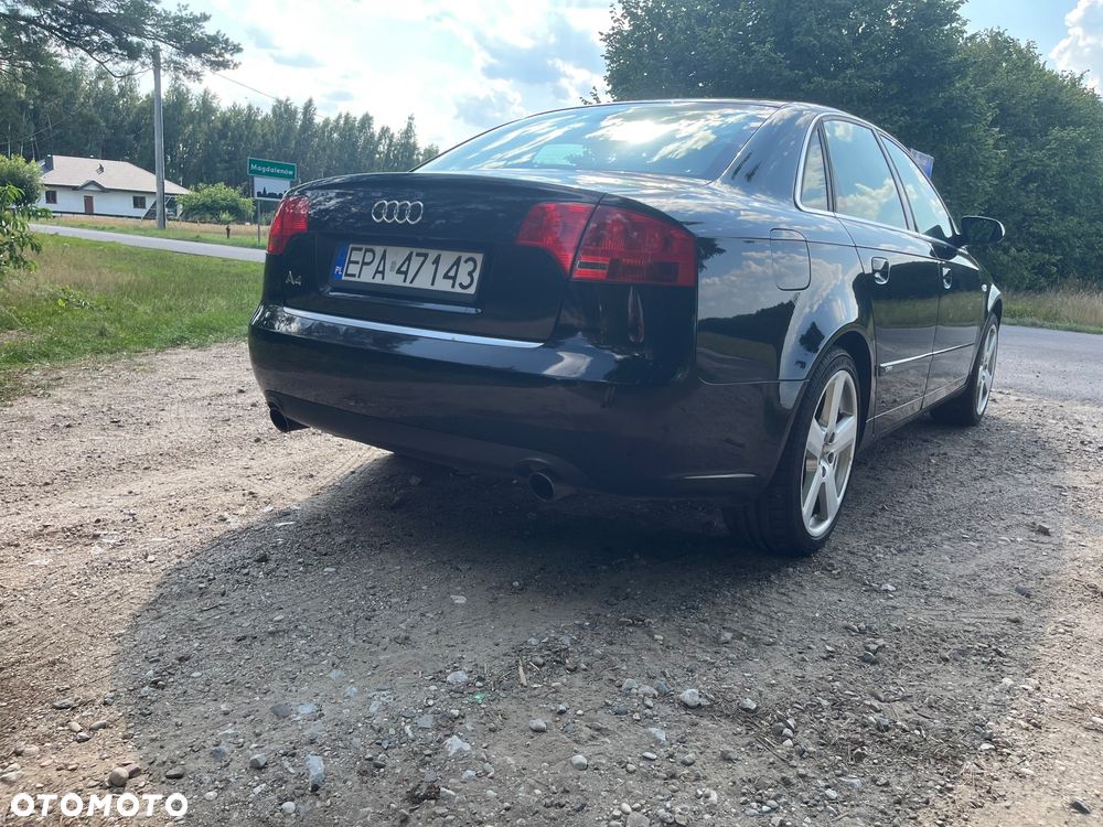 Audi A4 Limousine - 8
