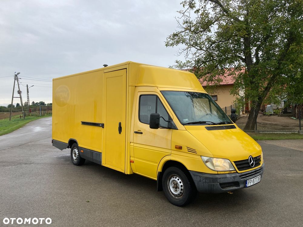 Mercedes-Benz Sprinter - 1