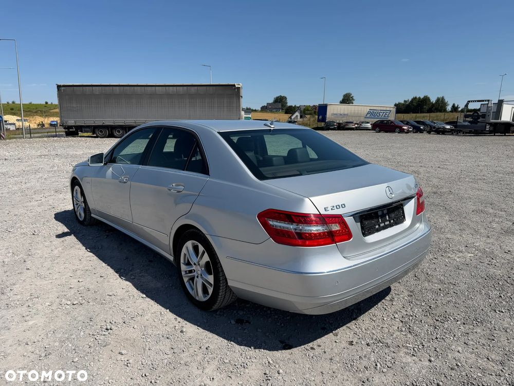 Mercedes-Benz Klasa E 200 CDI DPF BlueEFFICIENCY Automatik Avantgarde - 3