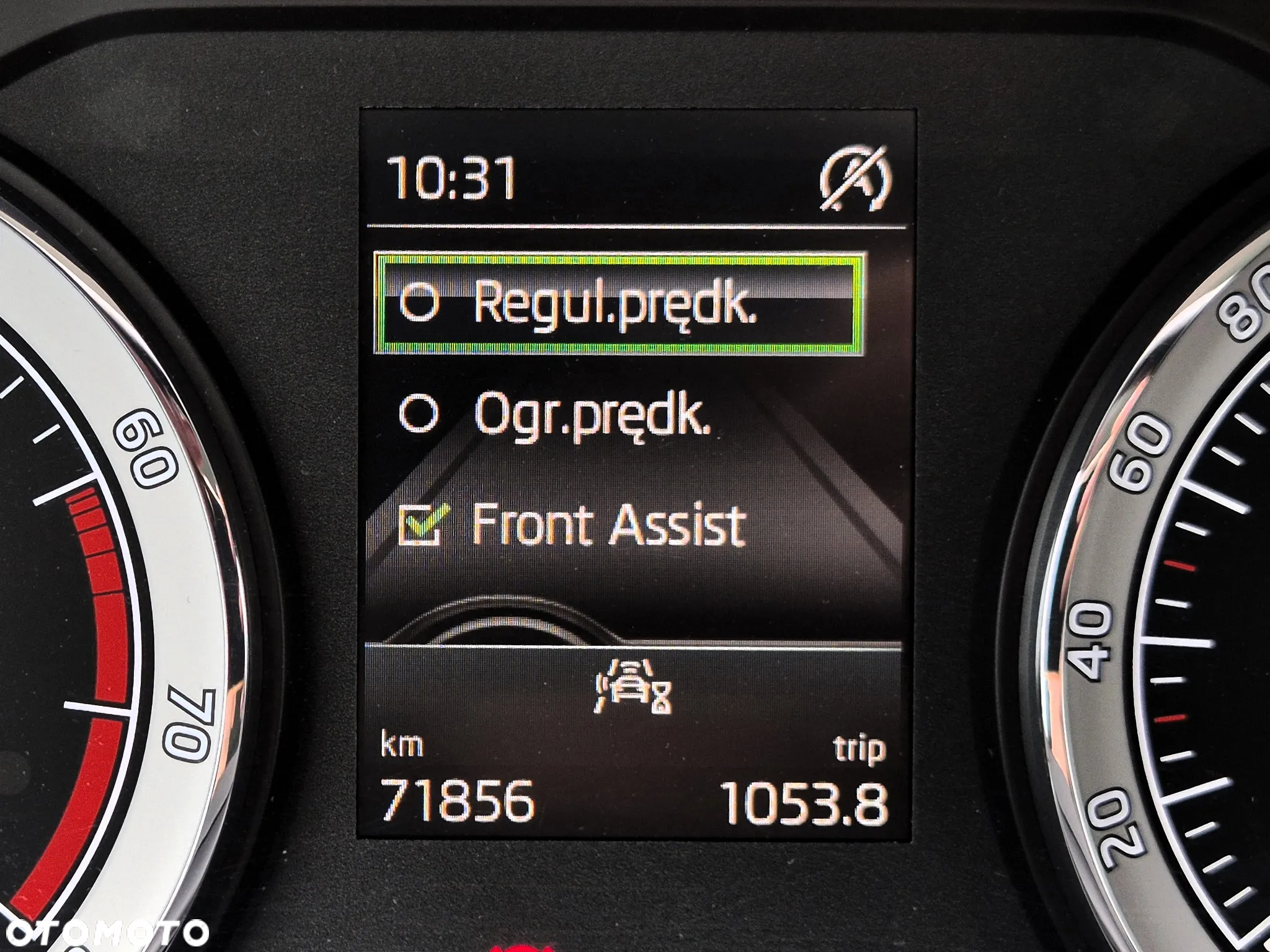 Skoda Karoq 1.5 TSI ACT GPF 4x2 Ambition - 27
