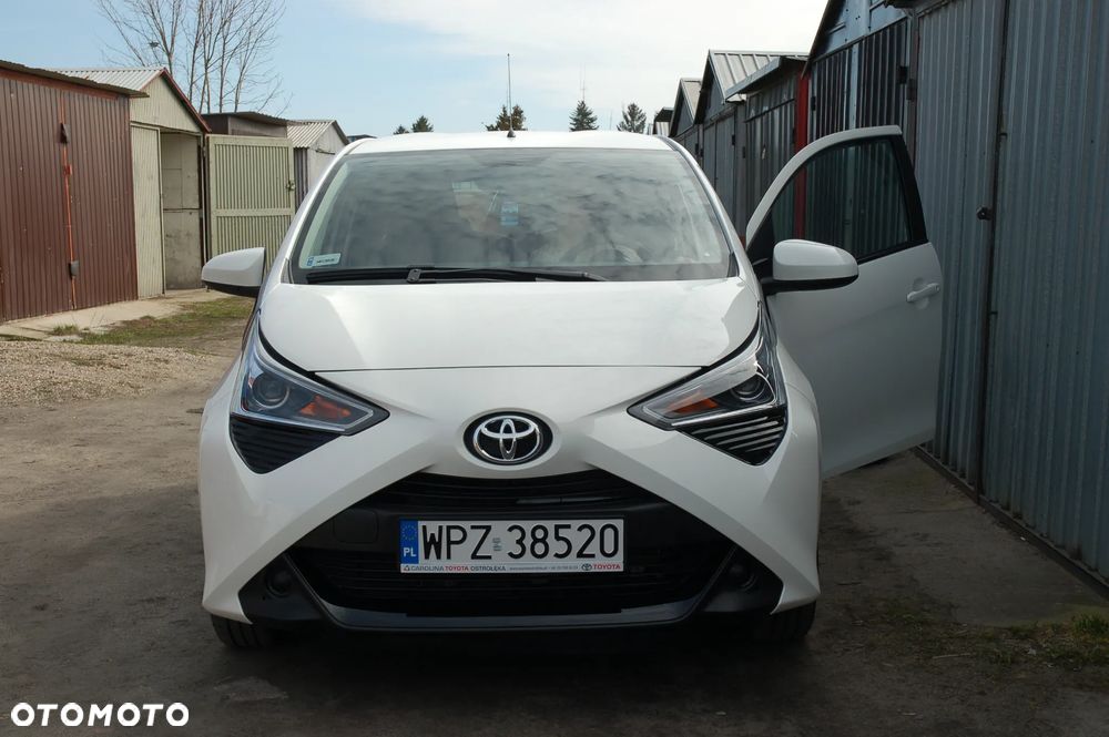 Toyota Aygo x-play - 1