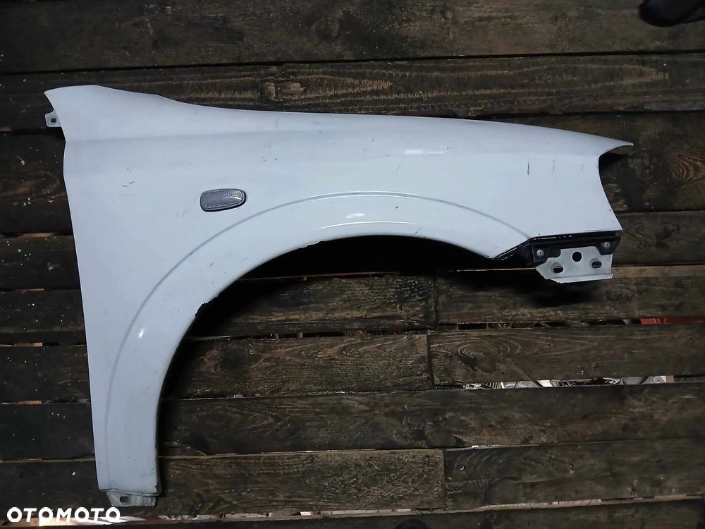 Opel Astra II G Błotnik prawy - 1