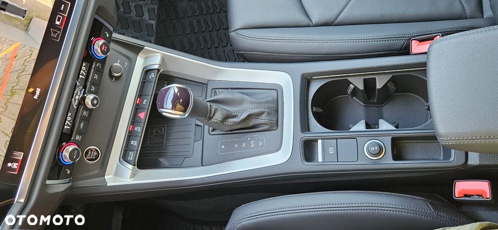 Audi Q3 45 TFSI quattro S tronic S line - 23