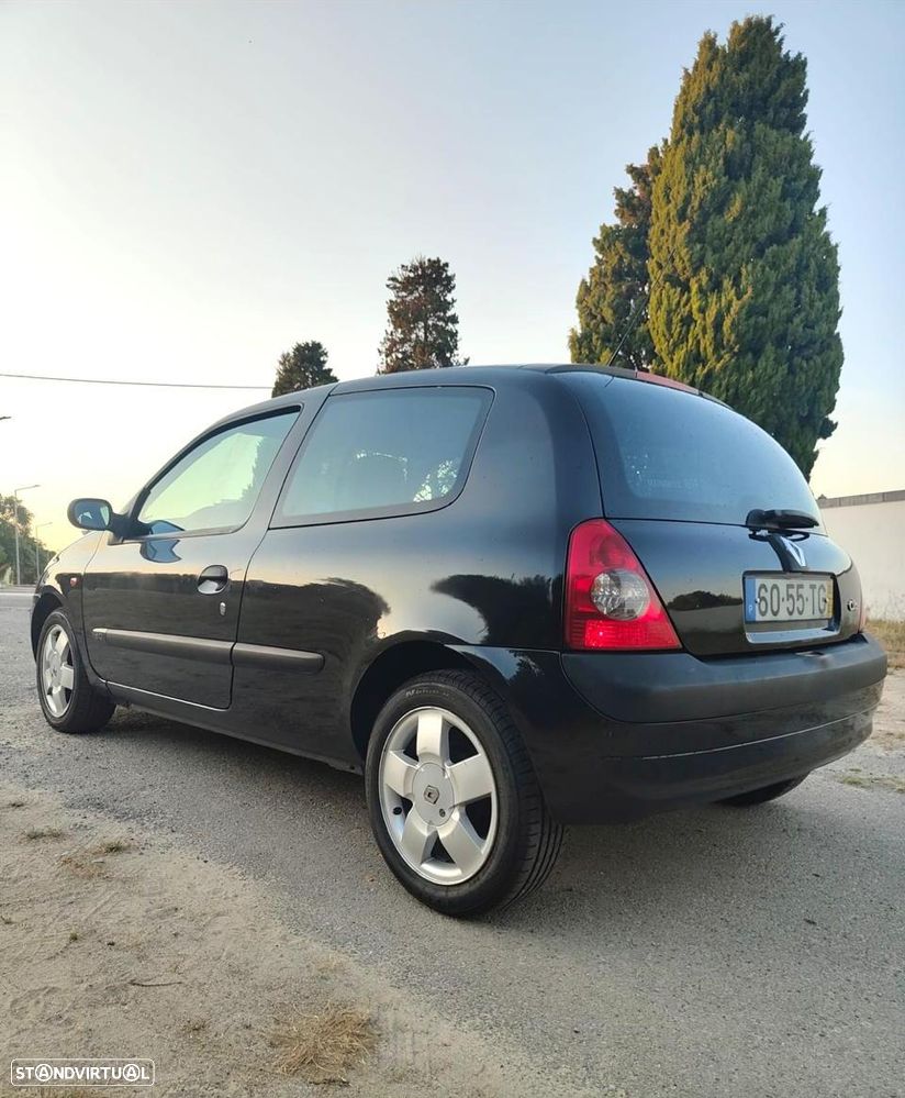 Renault Clio - 9