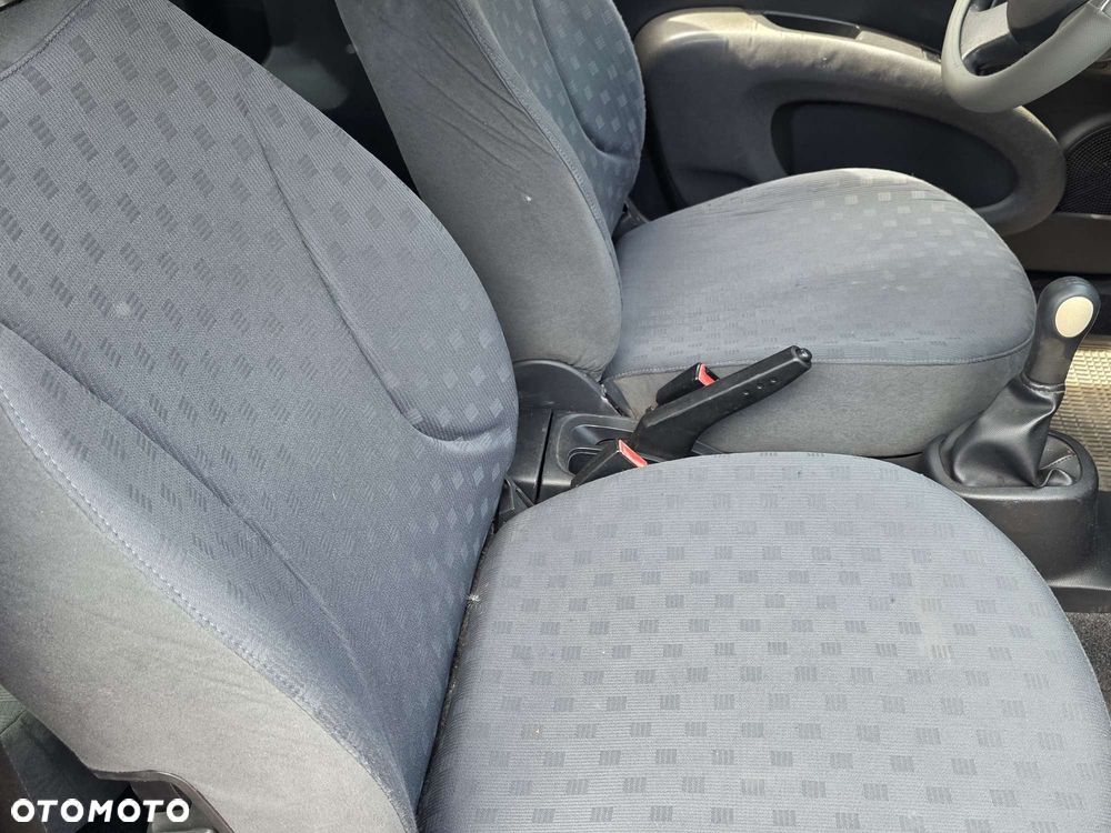 Nissan Micra - 13