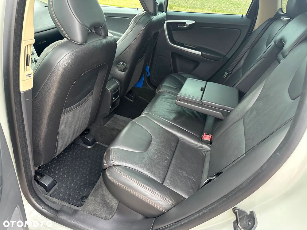 Volvo XC 60 2.4D AWD - 7