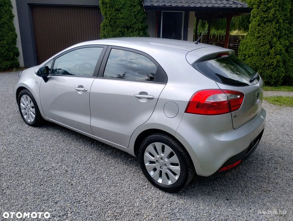 Kia Rio - 11