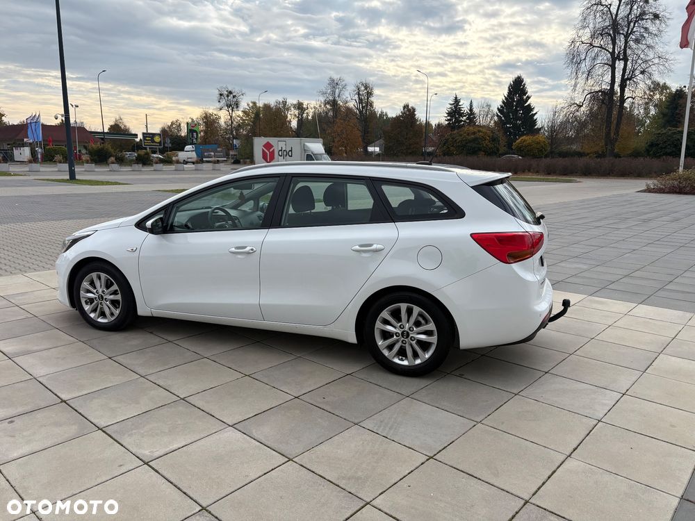 Kia Ceed - 8