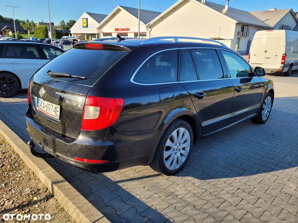 Skoda Superb 2010 photo 2