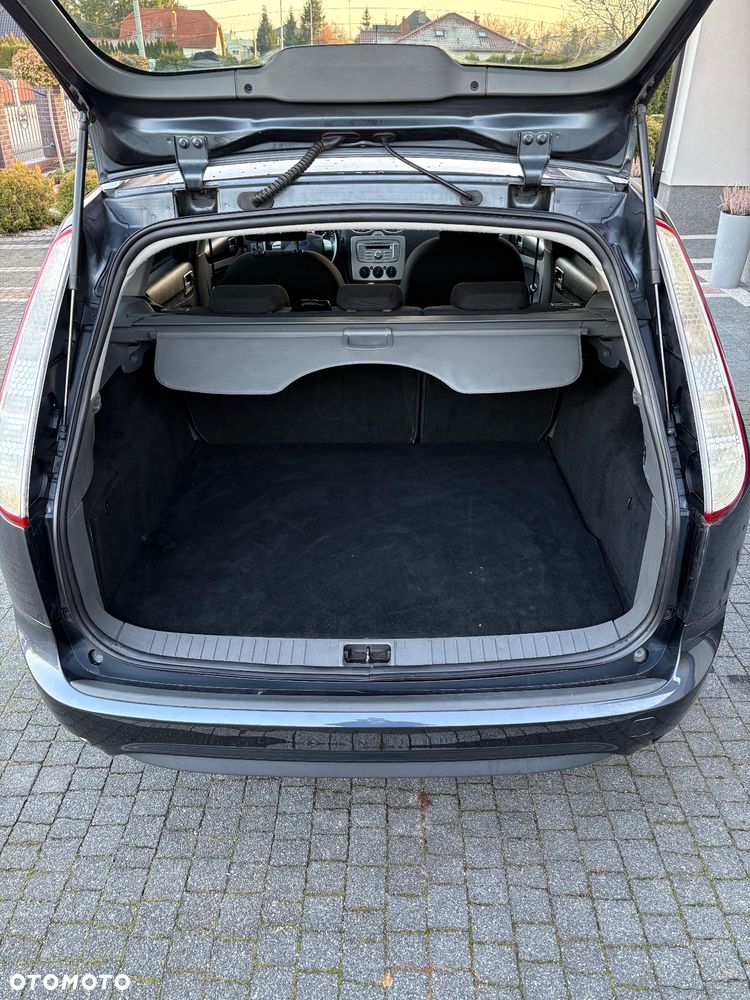 Ford Focus 1.6 Comfort - 28