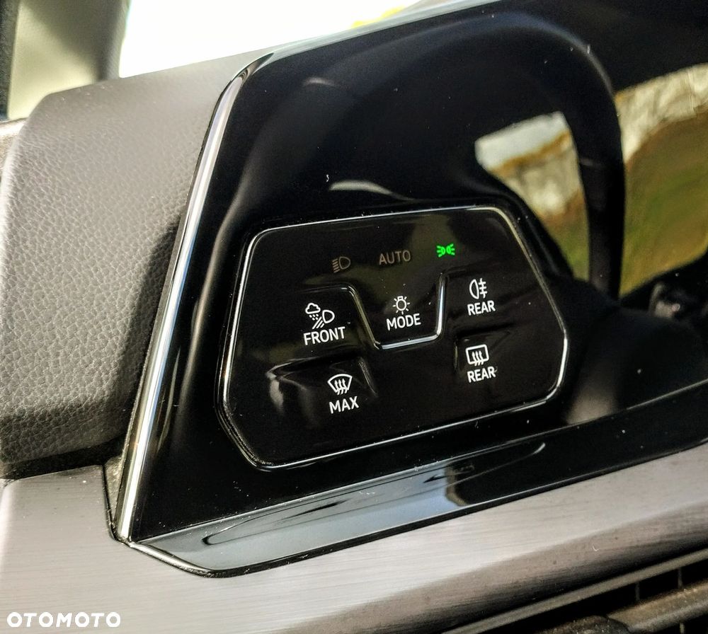 Volkswagen Golf 1.5 eTSI EVO Style DSG - 10