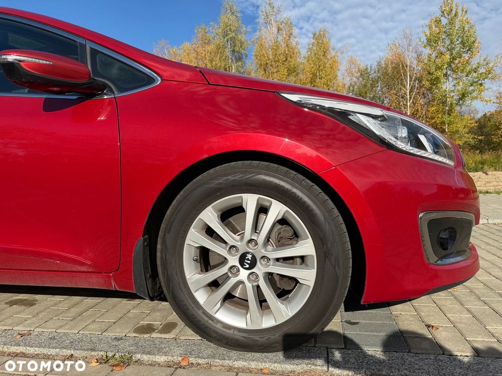 Kia Ceed 1.6 GDI DCT Platinum Edition - 25