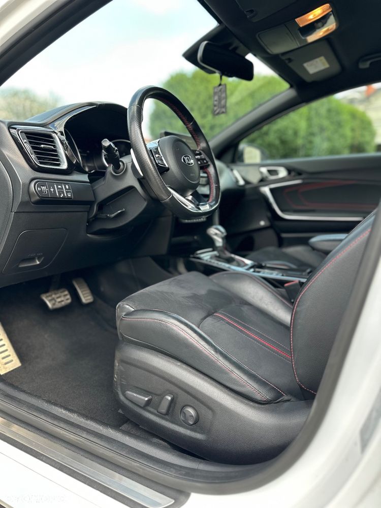 Kia ProCeed 1.6 T-GDI GT DCT - 17