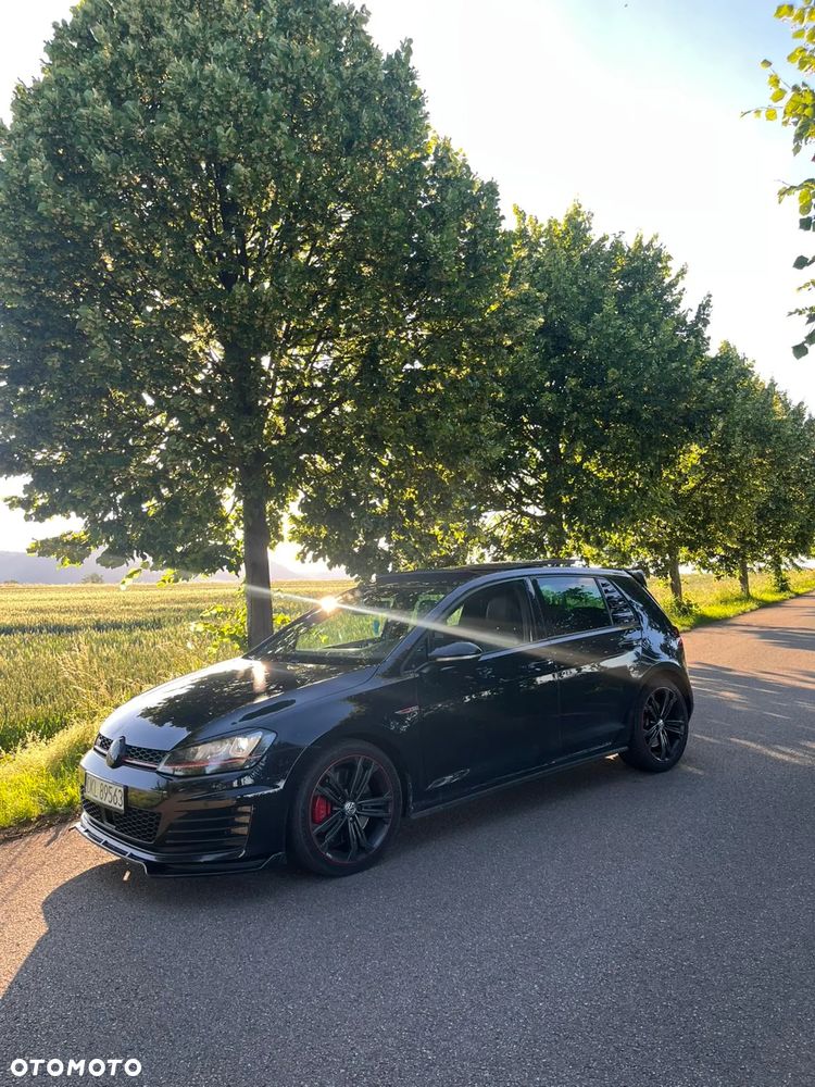 Volkswagen Golf - 10