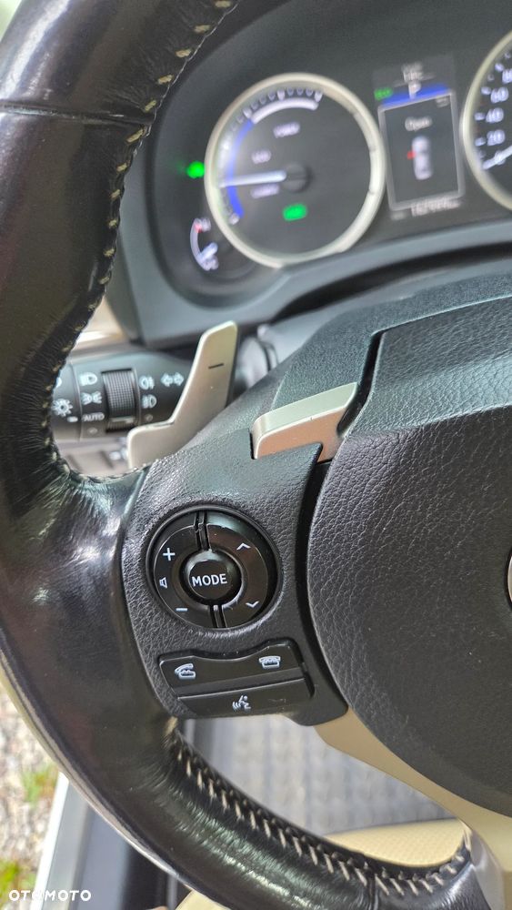 Lexus IS 300h Prestige - 20