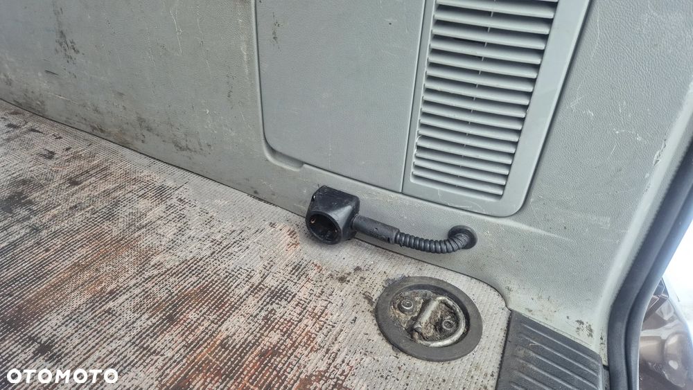 Volkswagen Transporter - 23