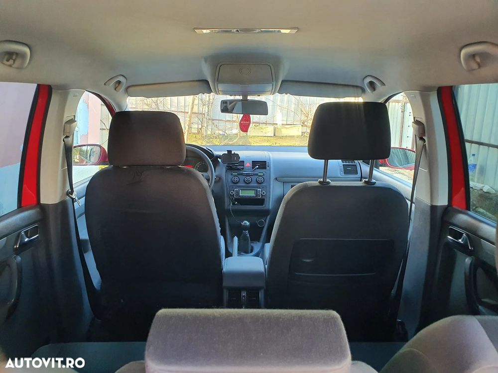 Volkswagen Touran - 5