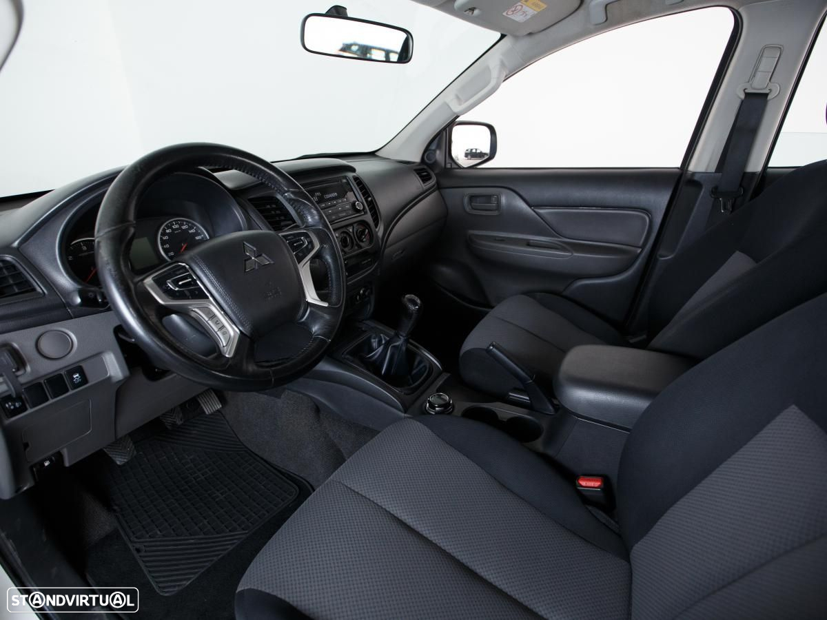 Mitsubishi L200 - 16