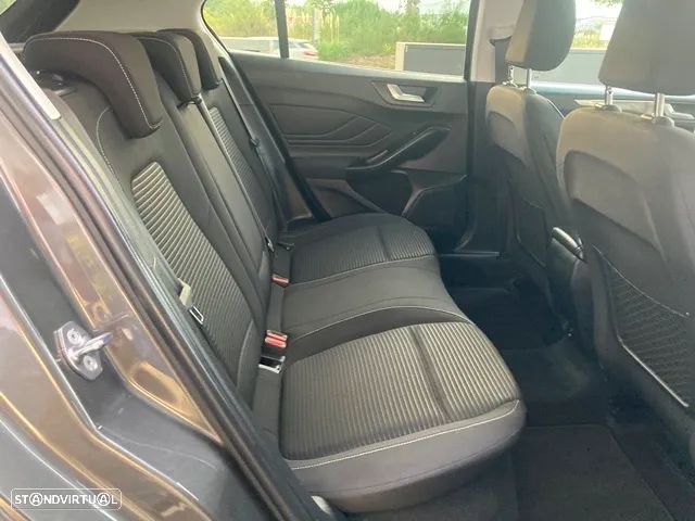 Ford Focus 1.0 EcoBoost Hybrid ACTIVE DESIGN - 38