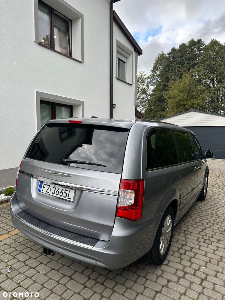 Chrysler Town & Country 3.6 Limited - 6