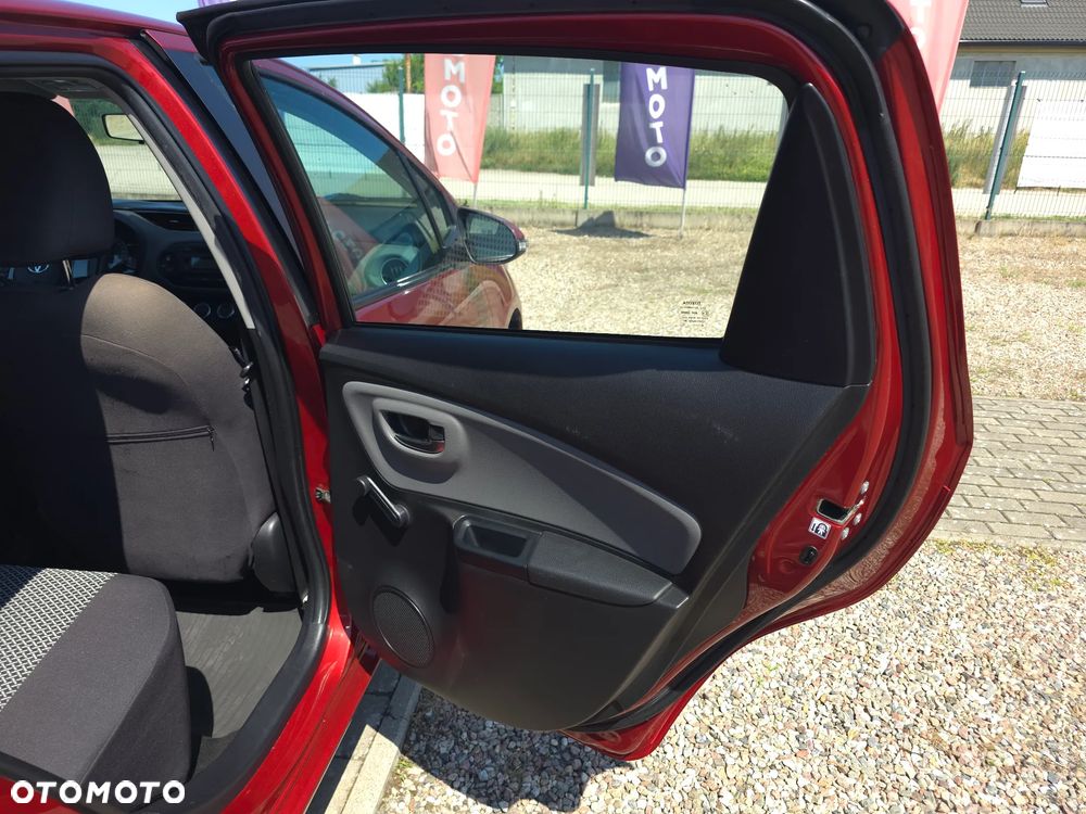 Toyota Yaris 1.33 Premium - 12