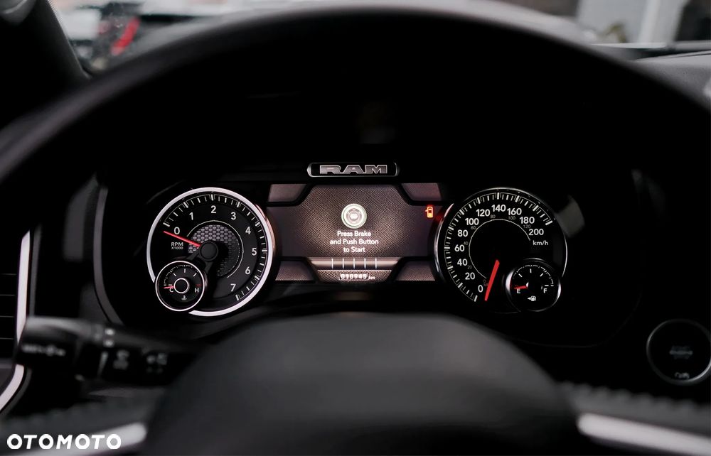 RAM 1500 Crew Cab Shortbed Bighorn - 30