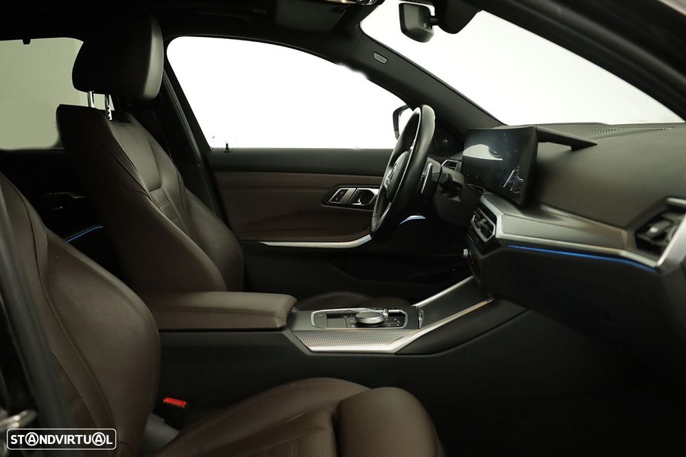 BMW 320 e Pack Desportivo M Auto - 22