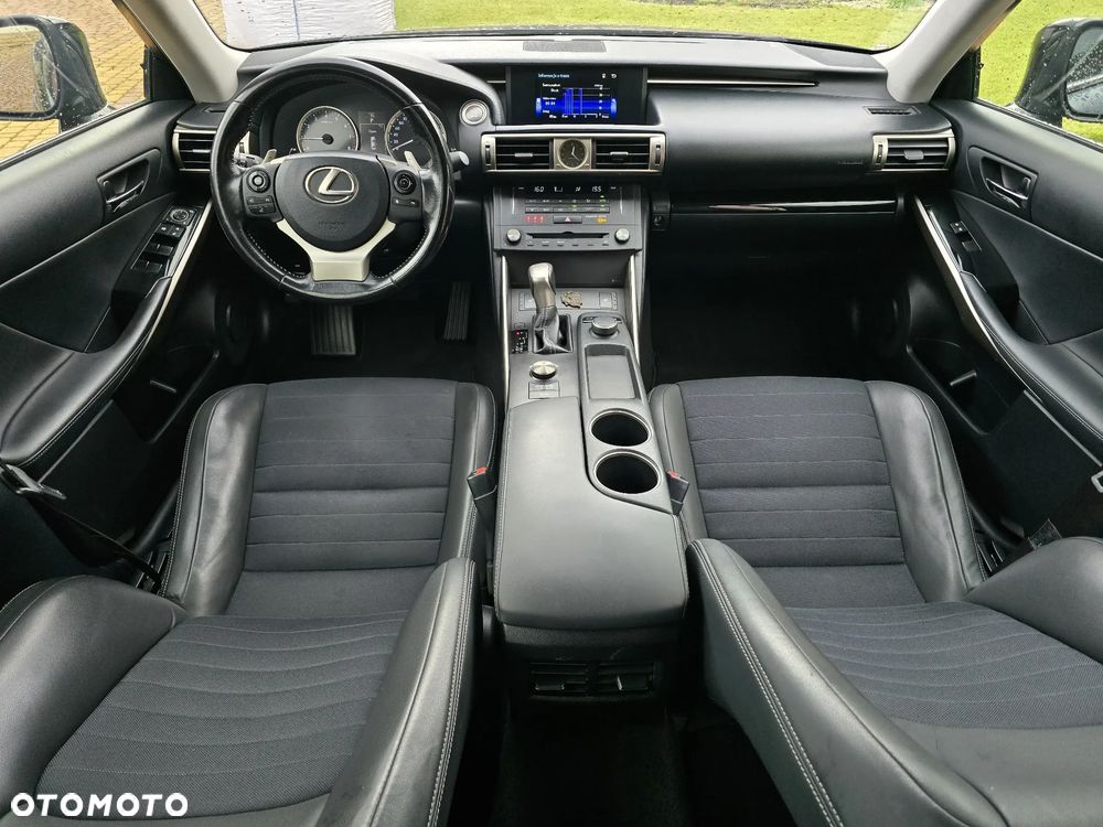 Lexus IS 200t / 300 Prestige - 16