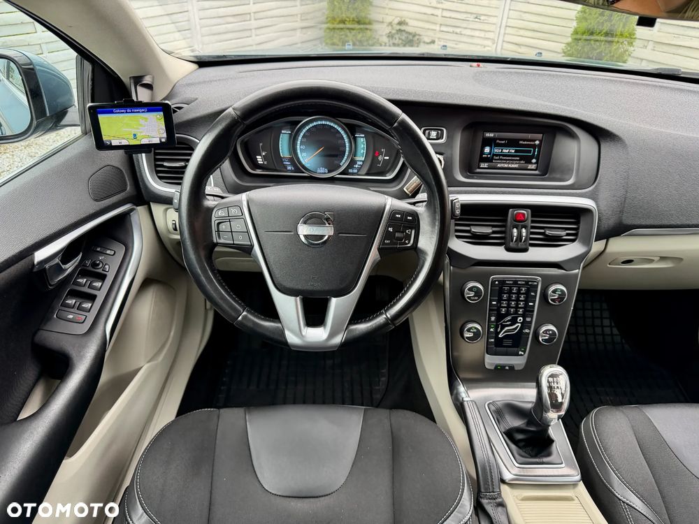 Volvo V40 D2 Momentum - 6