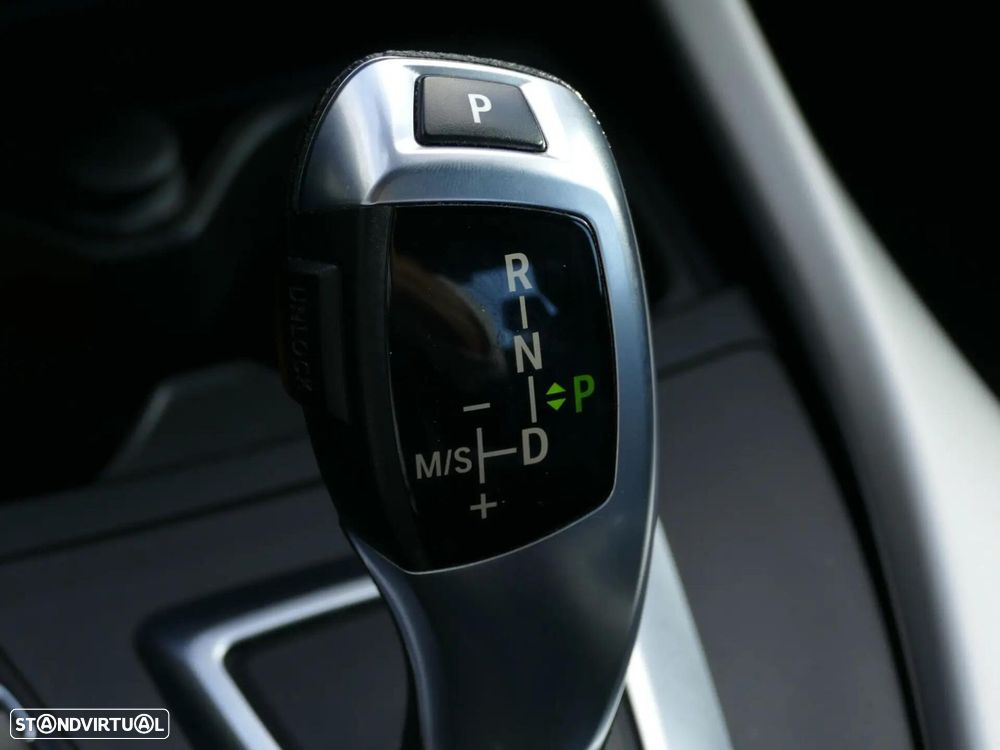 BMW 220 d Coupe Advantage Auto - 23