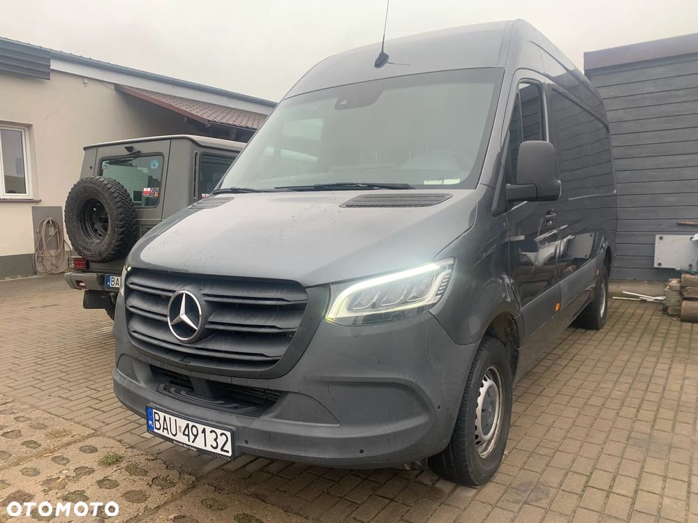 Mercedes-Benz Sprinter 907 - 1