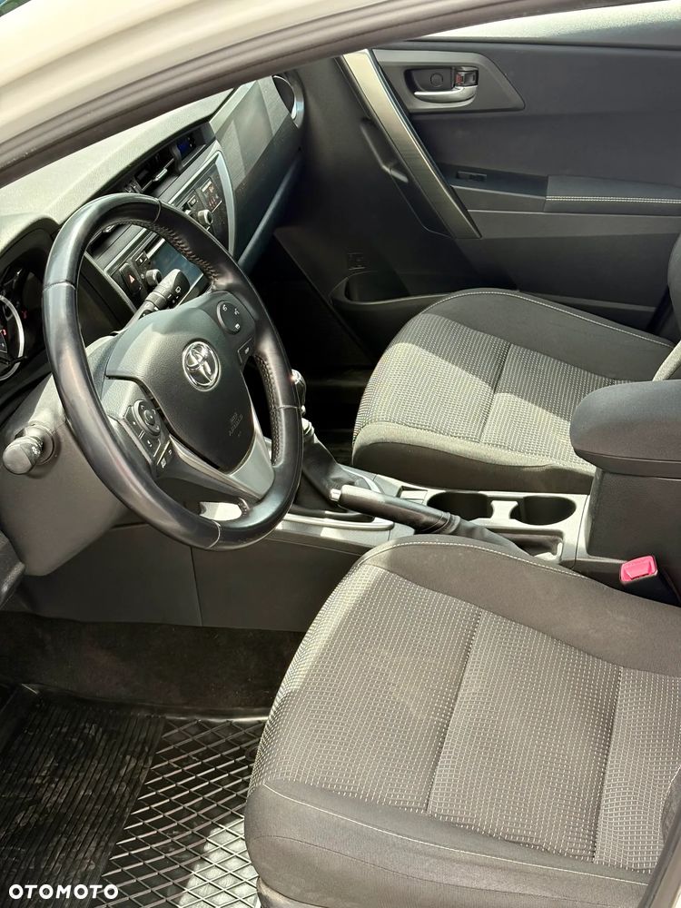 Toyota Auris 1.6 Premium Comfort - 7
