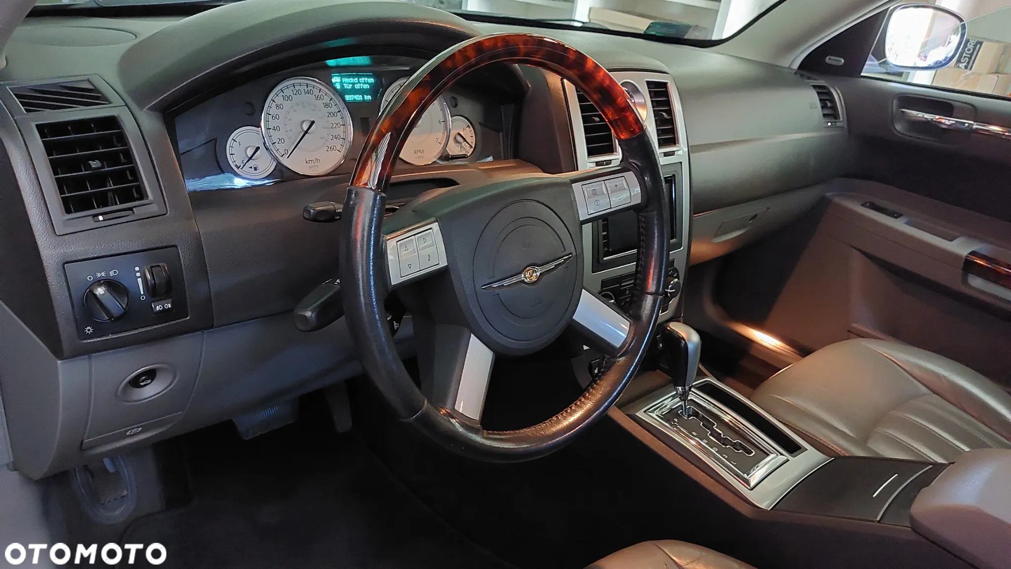 Chrysler 300C 3.5 V6 - 8