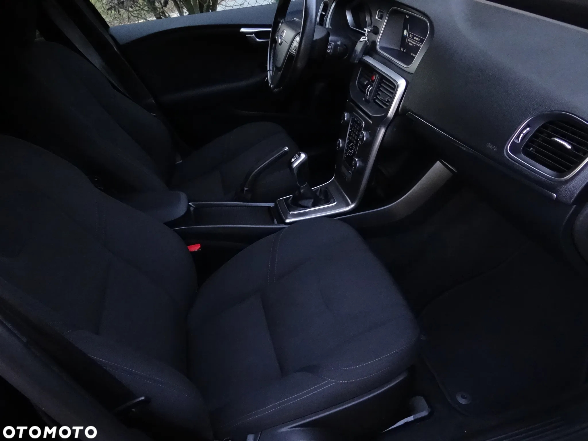 Volvo V40 D2 R-Design Kinetic - 36
