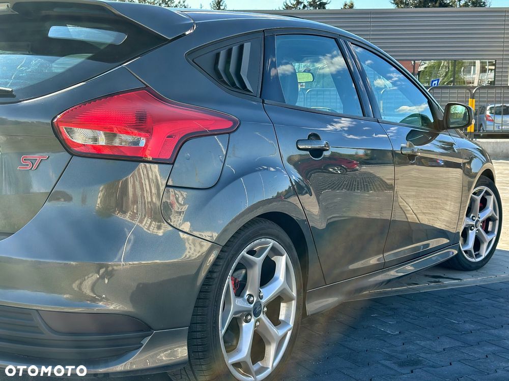 Ford Focus 2.0 EcoBoost ST mit Leder-Sport-Paket - 20