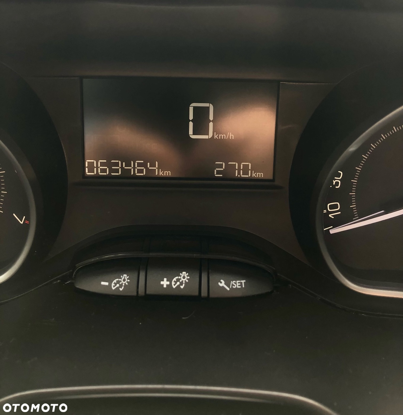 Peugeot 2008 1.2 Pure Tech Active S&S - 16