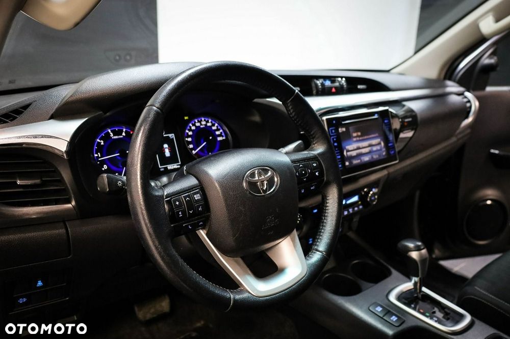 Toyota Hilux - 16