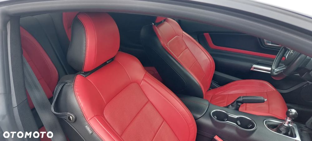 Ford Mustang - 29