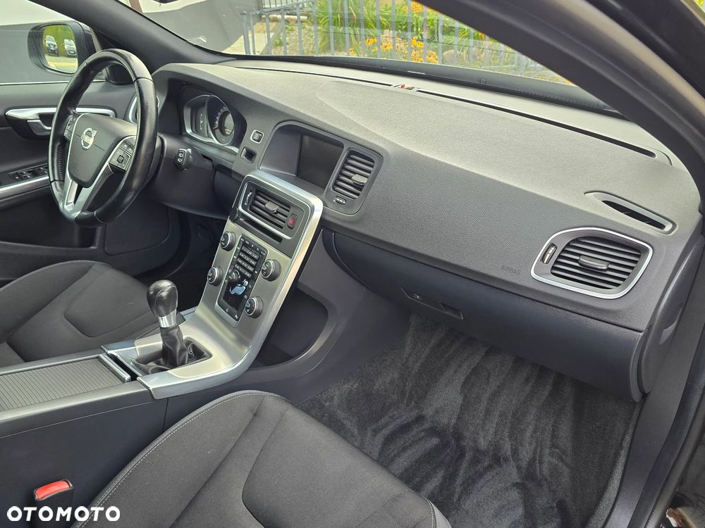 Volvo V60 D4 Summum - 27