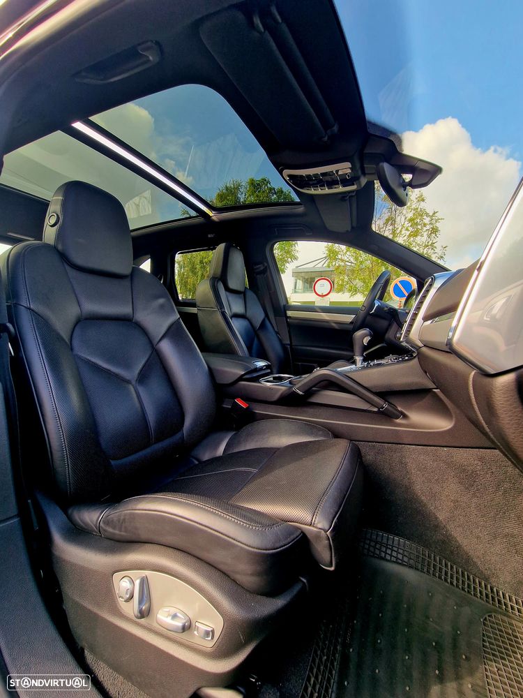 Porsche Cayenne 3.0 V6 - 24