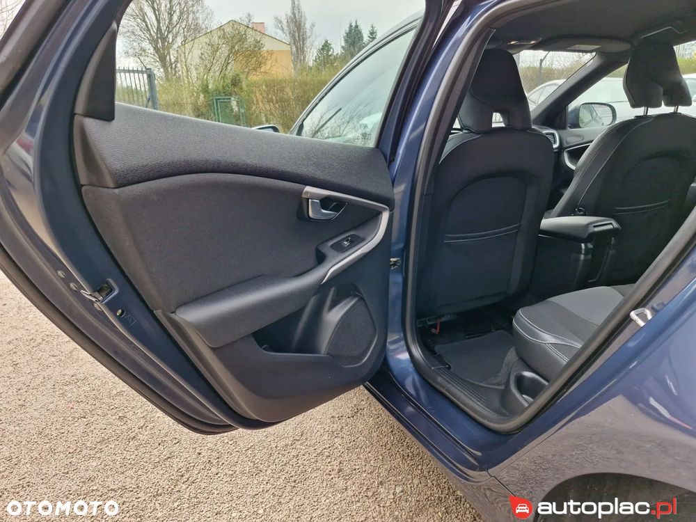 Volvo V40 D2 Momentum - 13