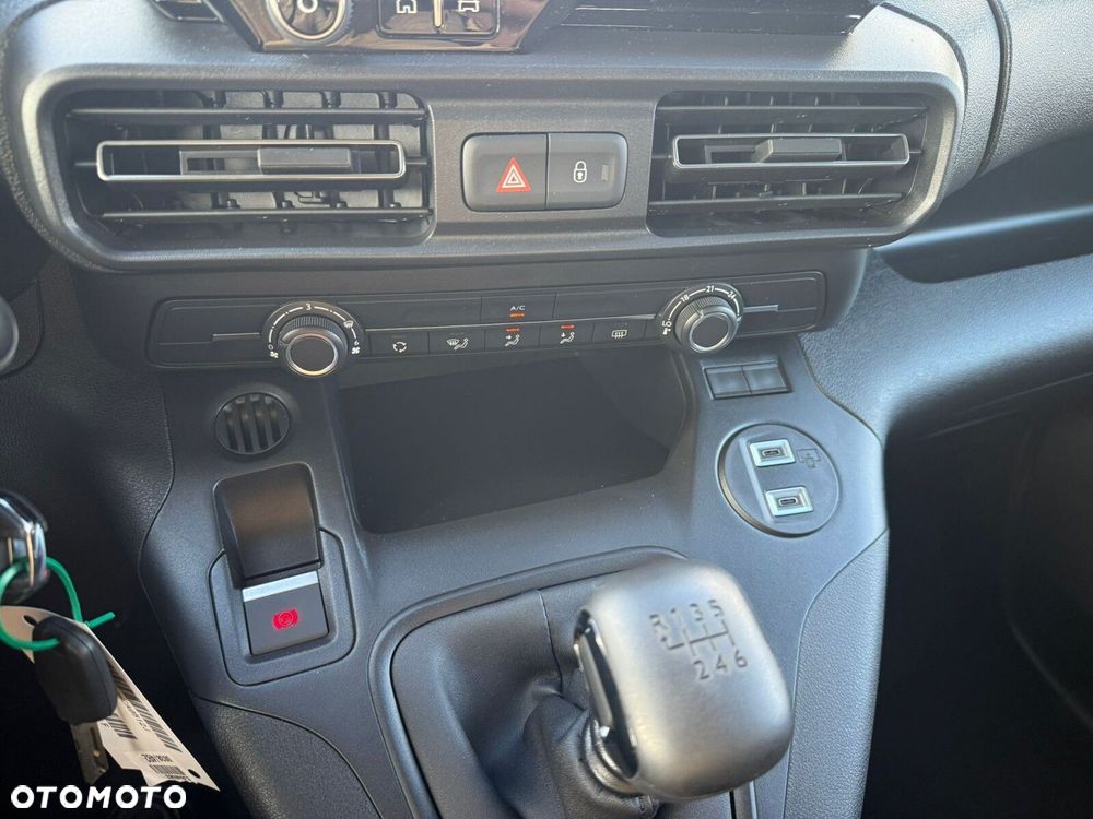 Opel Combo Combo Kombi Edition Plus 1.2 PureTech 110 KM S&S MT6 - 19