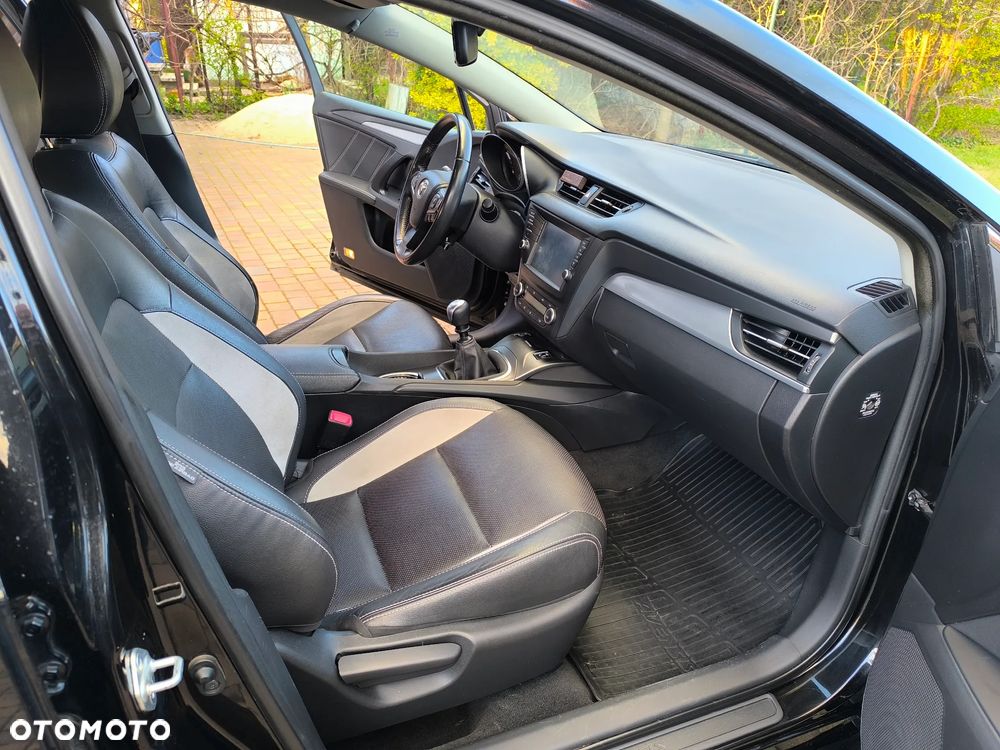 Toyota Avensis 2.0 D-4D Prestige - 14