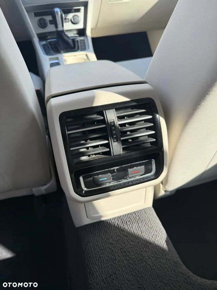 Volkswagen Passat Variant 2.0 TDI SCR DSG Business - 16