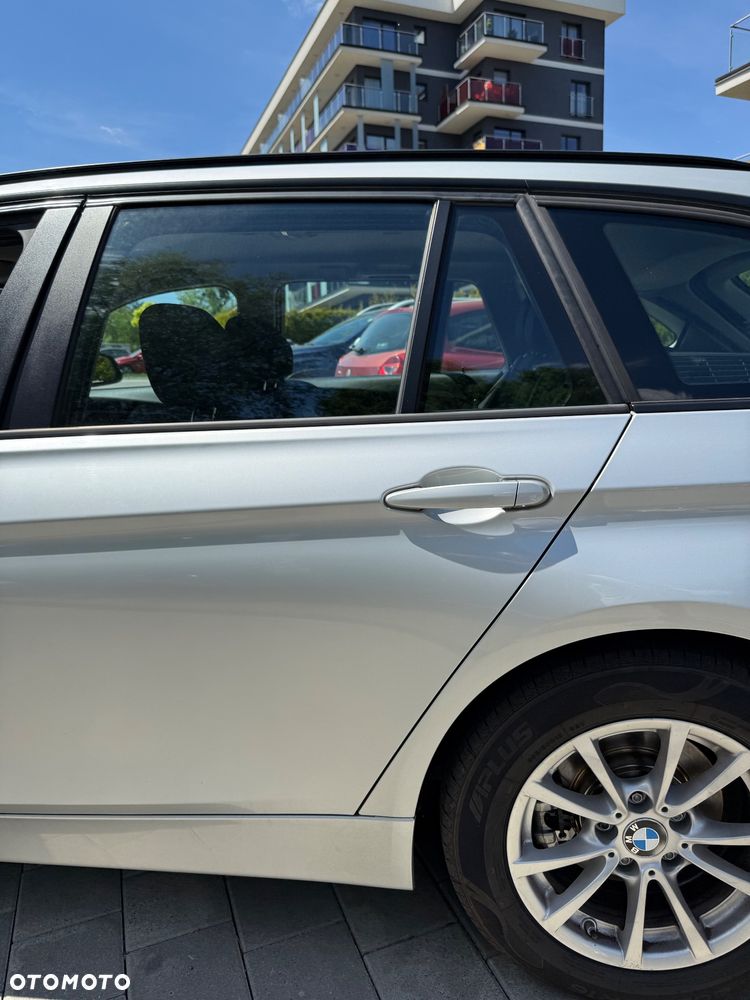 BMW Seria 3 318d Sport Line - 15