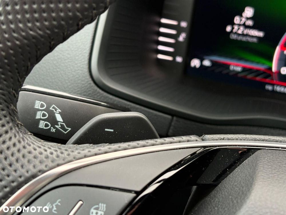Skoda Karoq 1.5 TSI ACT Sportline DSG - 28