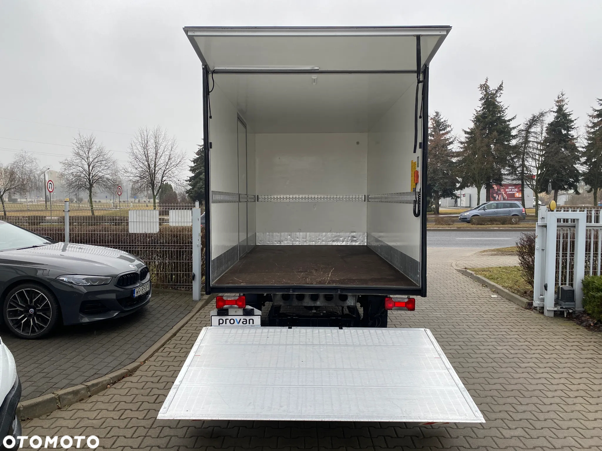 Iveco DAILY 35S16 HI-MATIC KONTENER 8 EUROPALET WINDA ZEPRO - 17