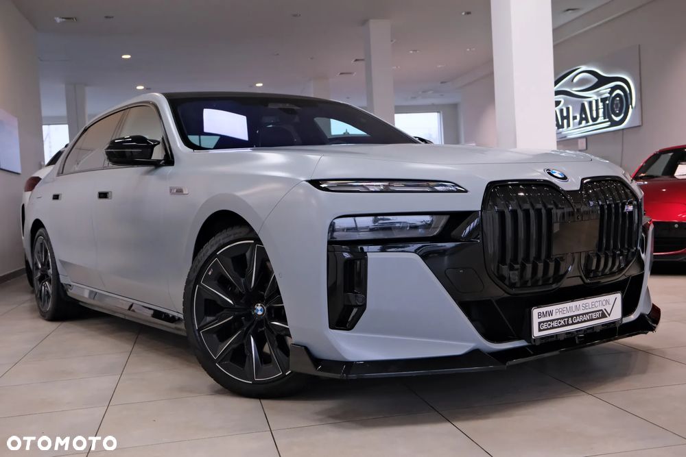 BMW Seria 7 M760e PHEV xDrive Individual Edition sport - 3