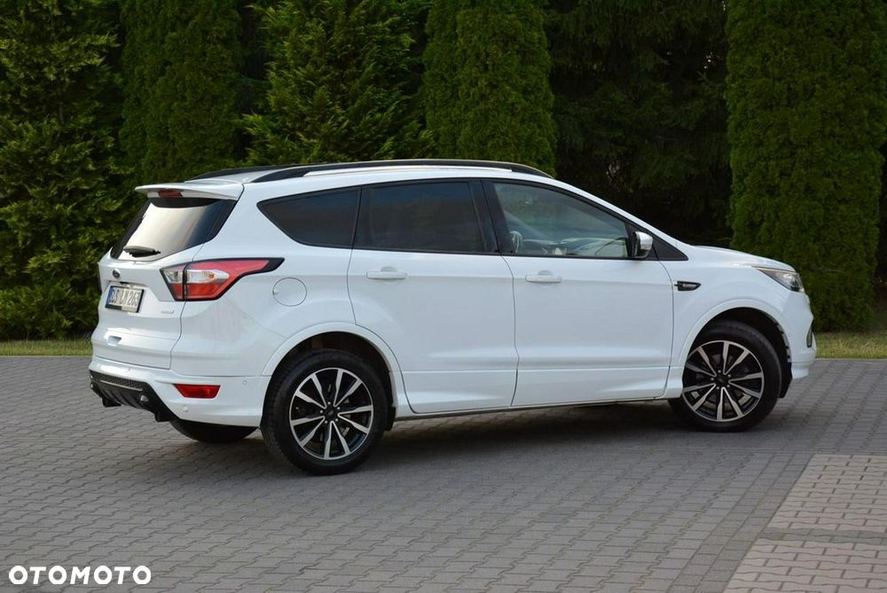 Ford Kuga 1.5 EcoBoost 2x4 ST-Line - 11